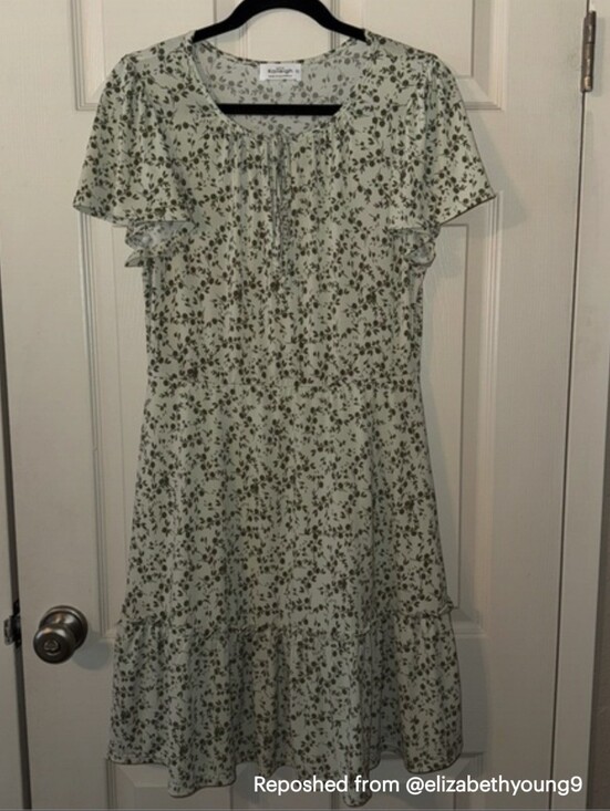 Kaileigh Dresses & Skirts - Kaileigh Green Floral Midi Dress